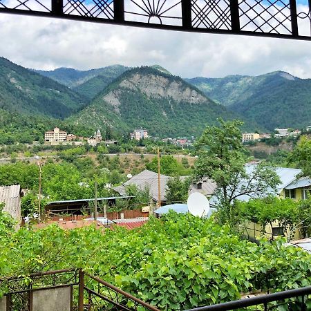 Achela'S Guesthouse Bordzjomi Buitenkant foto