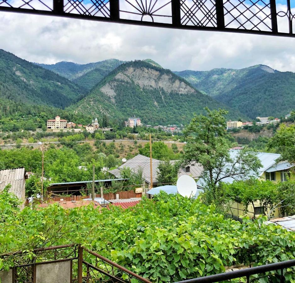 Achela'S Guesthouse Bordzjomi Buitenkant foto